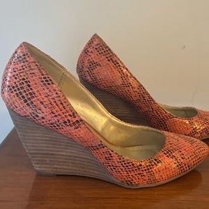 Kenneth Cole size 7 1/2 wedge